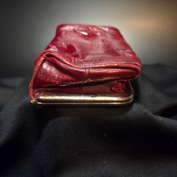 Make up clutch (very old in mint condition) Material is very soft . - Picture 4 of 6